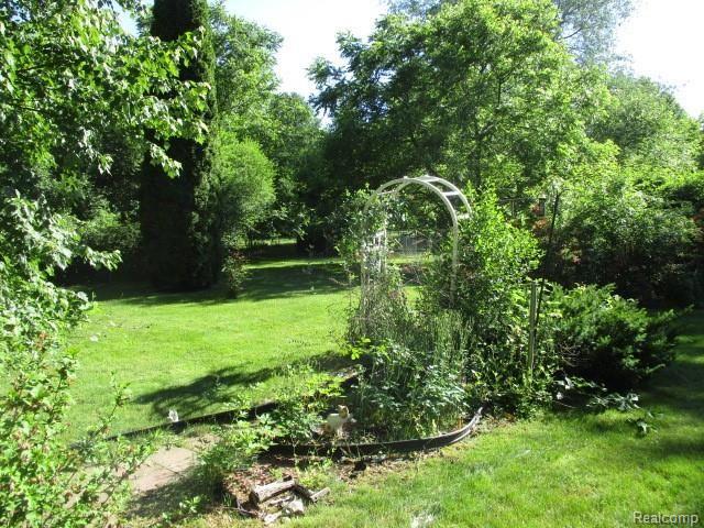 2476 South Fenton Road Holly, MI 48442 - Photo 7 of 59 IMG_6064.JPG