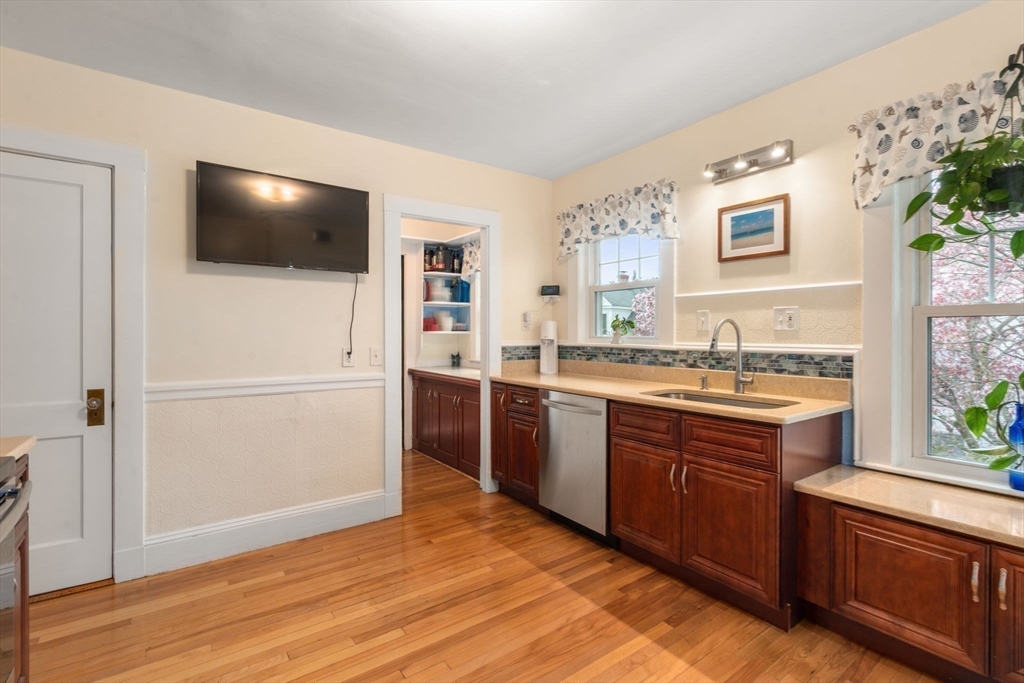 14 Adams Avenue, Unit 14 Watertown, MA 02472 - Photo 11 of 41
