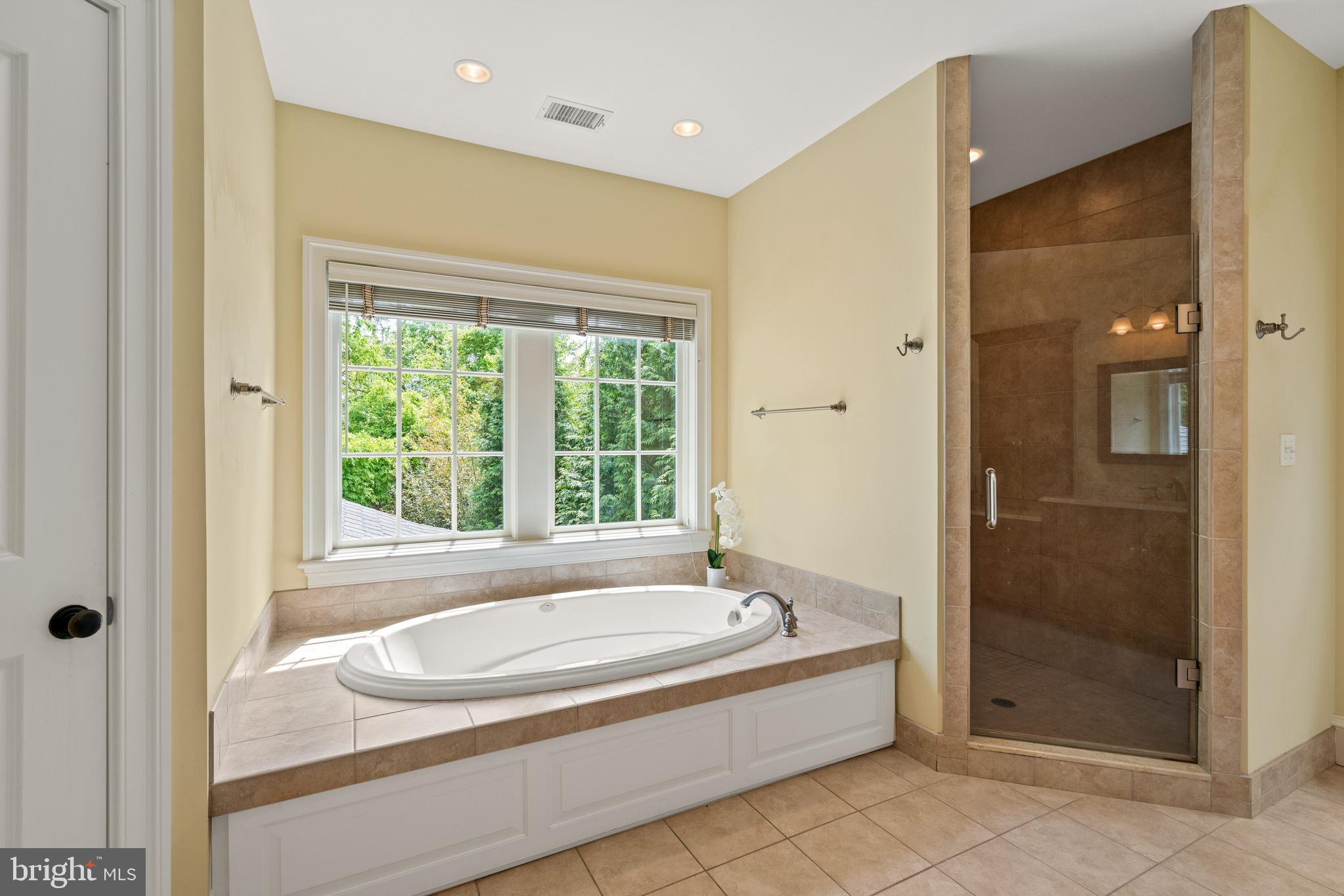 6212 Dahlonega Road Bethesda, MD 20816 - Photo 23 of 39