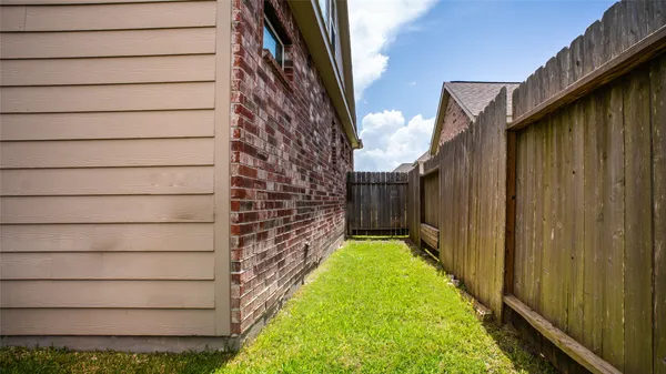 $2,650 | 6532 Geisler Crossing Lane, Dickinson, TX 77539