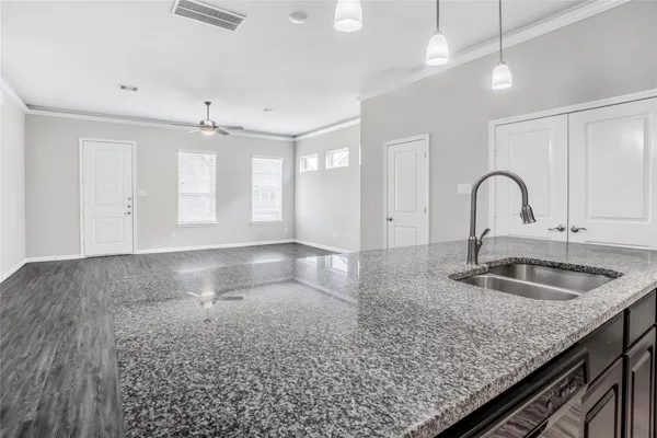 $2,650 | 6532 Geisler Crossing Lane, Dickinson, TX 77539