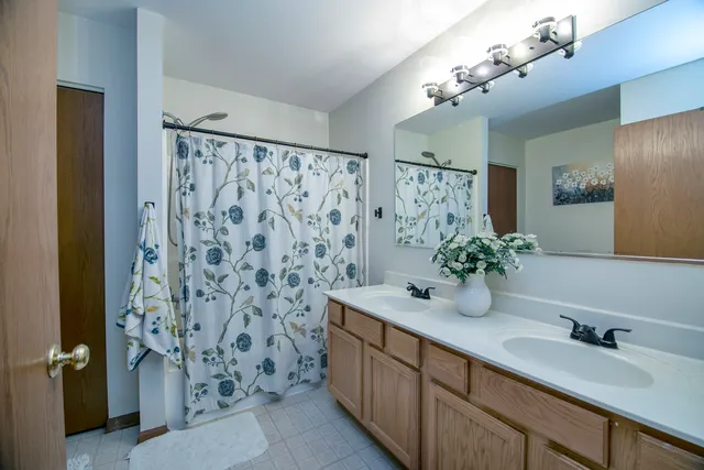 $465,000 | 164 Palmer Drive, Bolingbrook, IL 60490