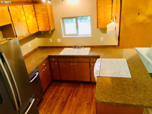 311 Panda Road Washougal, WA 98671 - Photo 11 of 21 a view of a bathroom with a sink