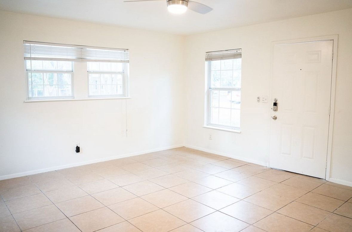 2841 San Gabriel Street Austin, TX 78705 - Photo 6 of 25 Entrance foyer featuring ceiling fan and light tile patterned floors