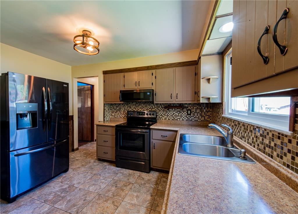 1261 Old State Road Apollo, PA 15613 - Photo 15 of 25