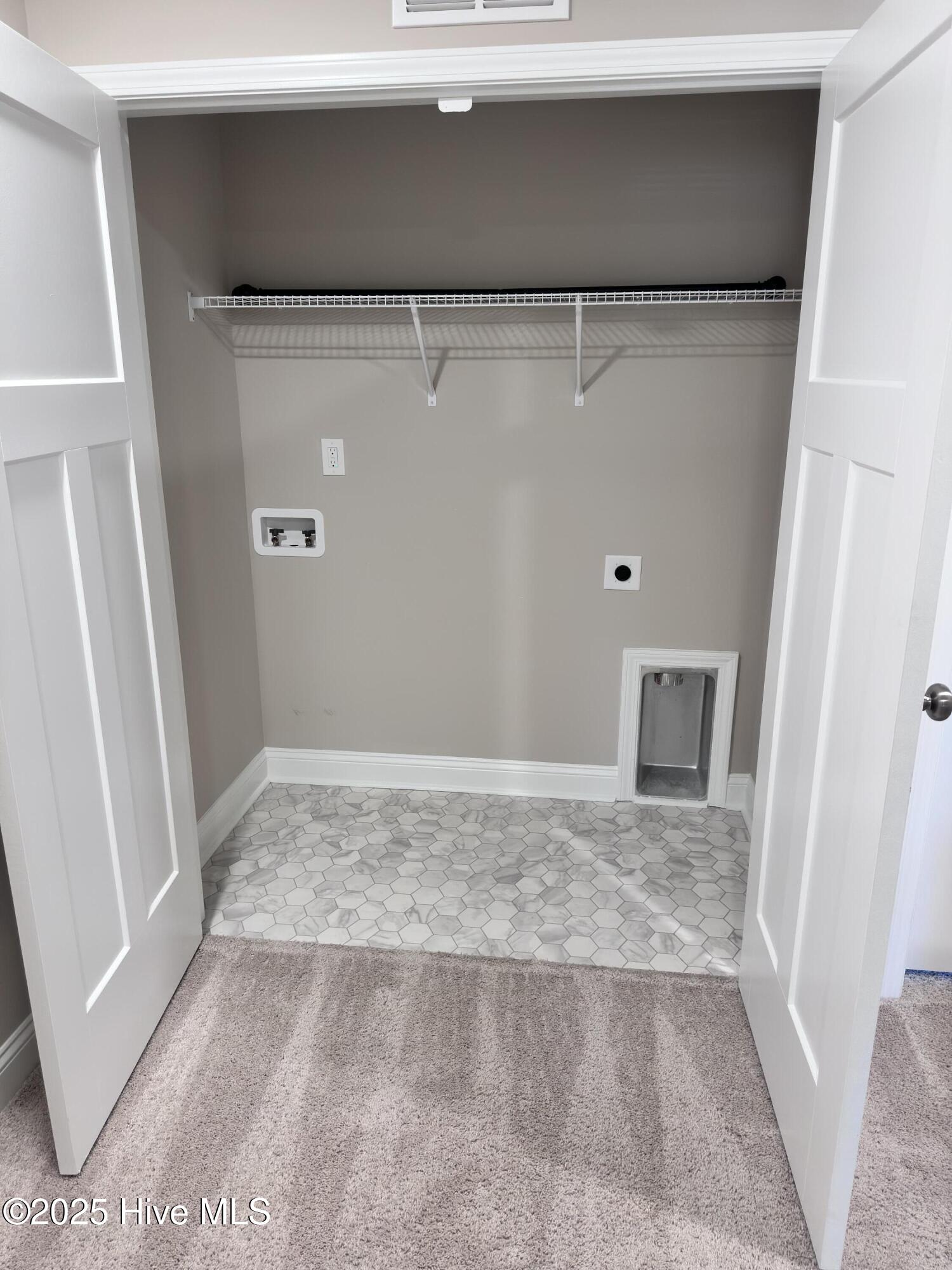 617 Jacks Xing Drive Hubert, NC 28539 - Photo 17 of 17 Laundry