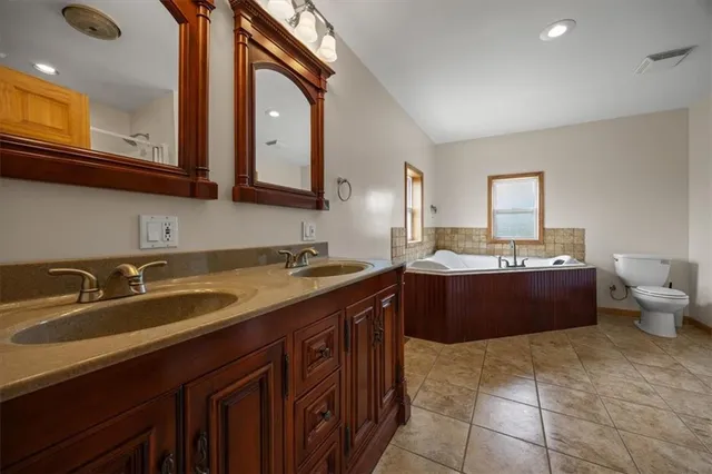 $610,000 | 295 East 2300th Road, Edgerton, KS 66021