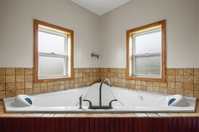 $610,000 | 295 East 2300th Road, Edgerton, KS 66021