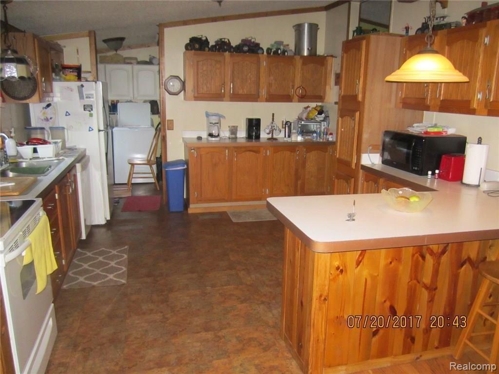 94 Goodrich Road Fostoria, MI 48435 - Photo 26 of 29 94 Goodrich Kitchen IMG_9217 (55).JPG