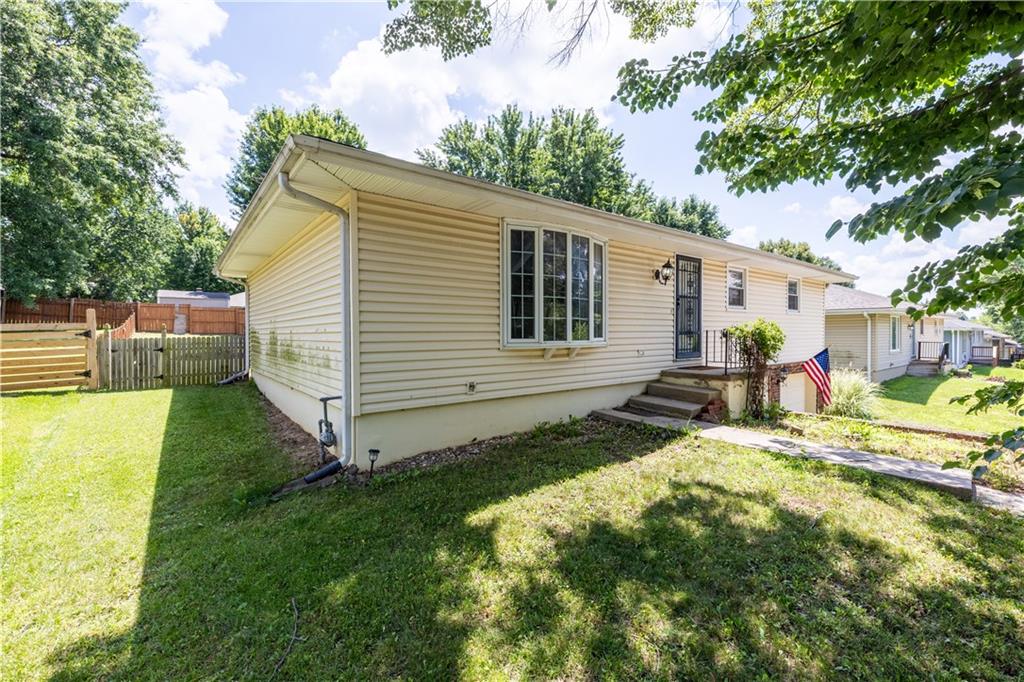 2209 North Leonard Road St. Joseph, MO 64506 - Photo 3 of 48