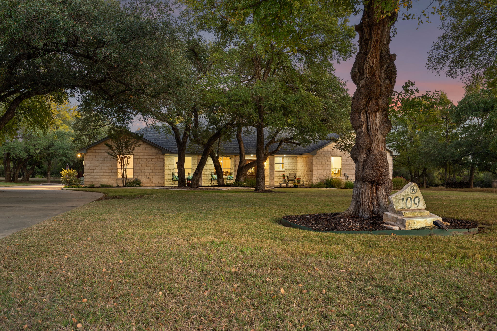 109 Ridge View Drive Georgetown, TX 78628 - Photo 1 of 40