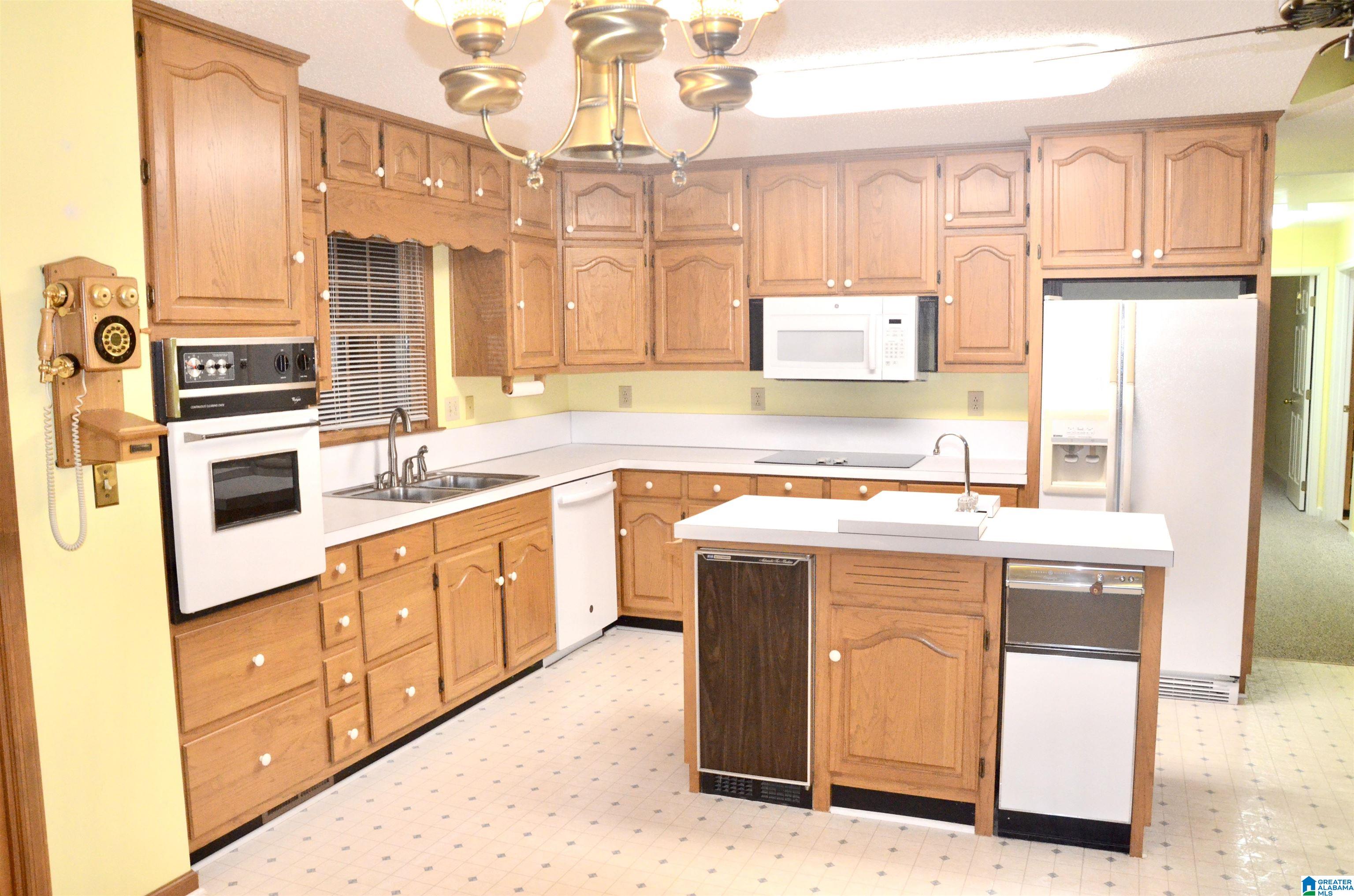 3070 Blue Springs Road Wilsonville, AL 35186 - Photo 8 of 32