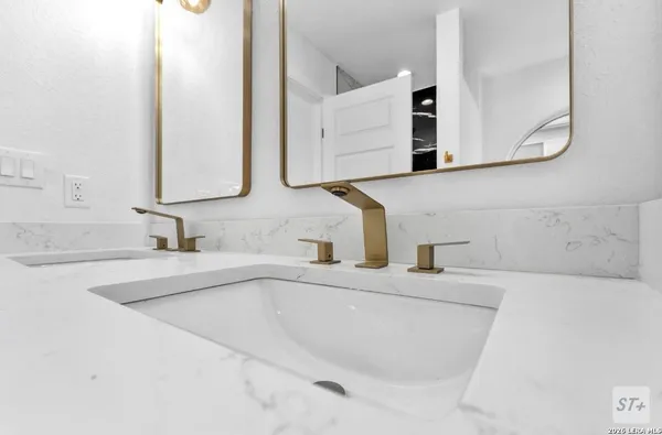 $2,200 | 671 Lynx Mountain, San Antonio, TX 78251