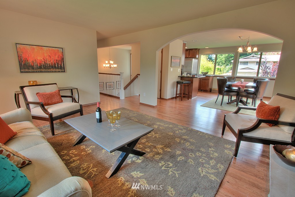 21909 Meridian Avenue South Bothell, WA 98021 - Photo 2 of 14