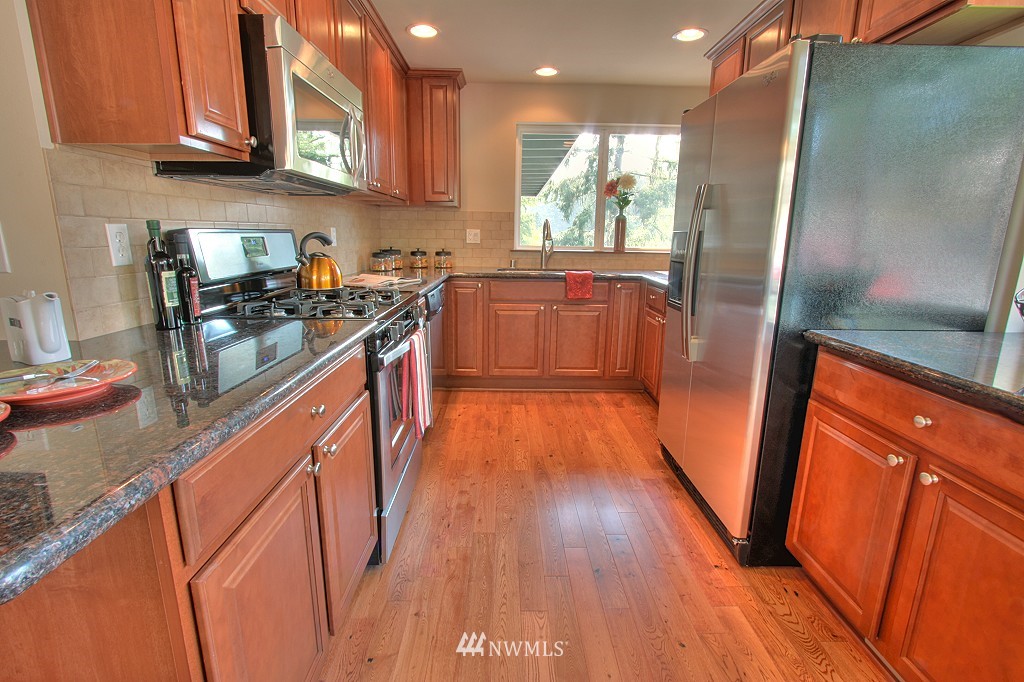 21909 Meridian Avenue South Bothell, WA 98021 - Photo 6 of 14