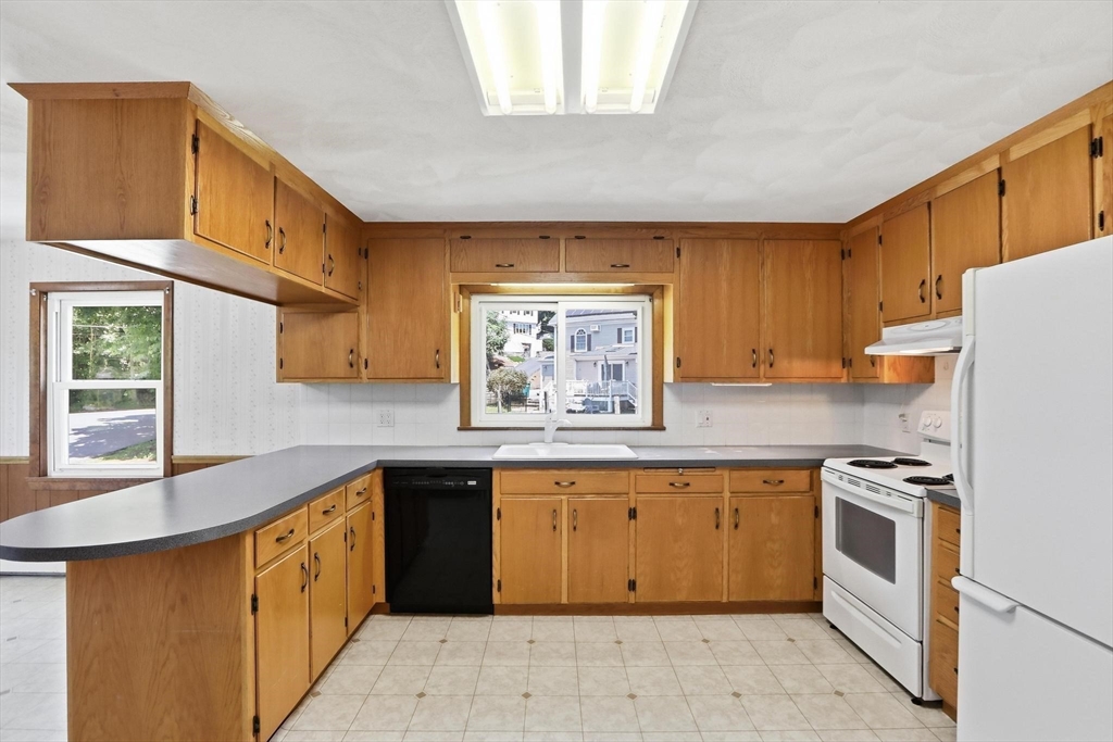 9 Cannon Road Woburn, MA 01801 - Photo 7 of 42