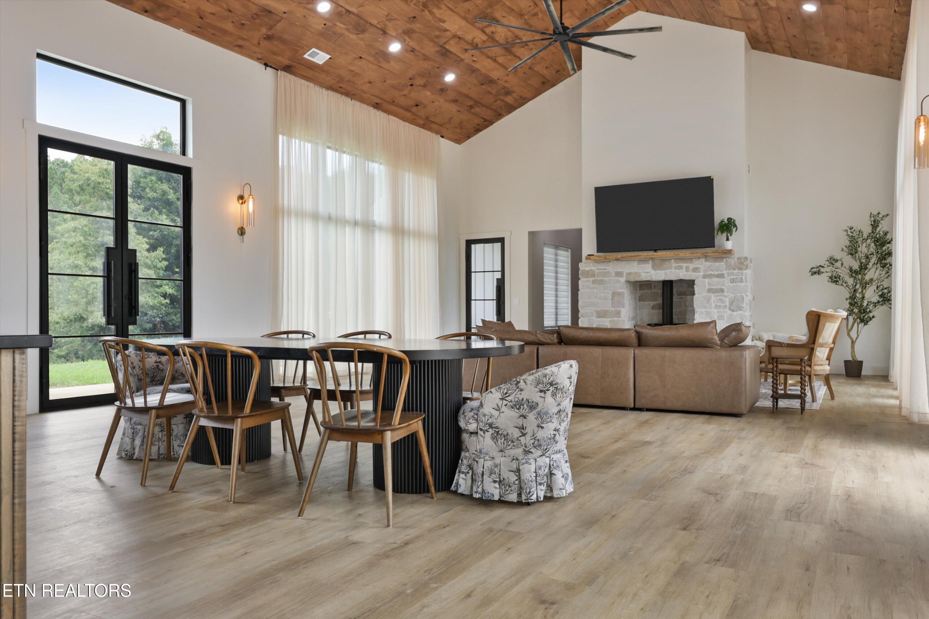 11922 Watkins Road East Loudon, TN 37774 - Photo 19 of 59 Dining Room Area