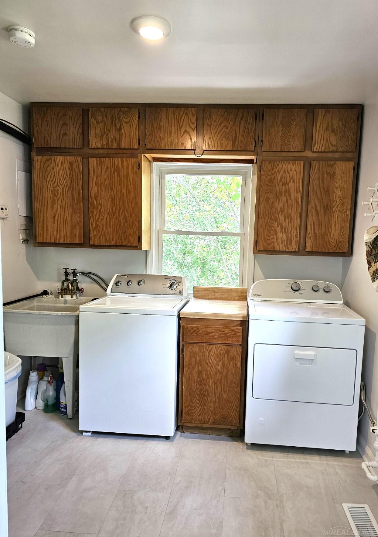 19780 Meridian Road Grosse Ile, MI 48138 - Photo 19 of 46 50120594-18.JPG