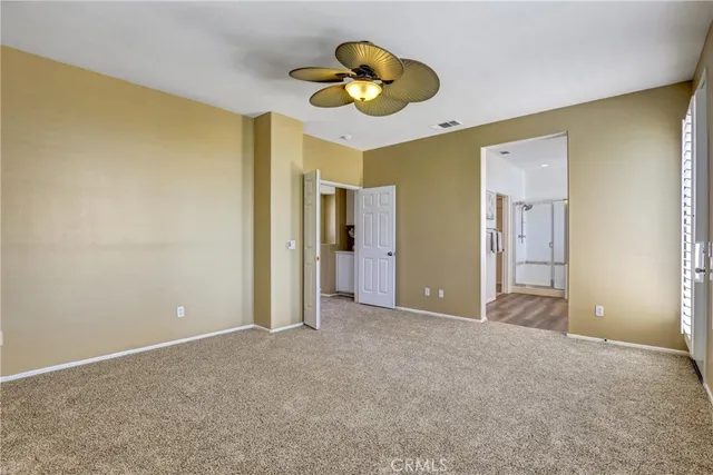 a view of empty room with window