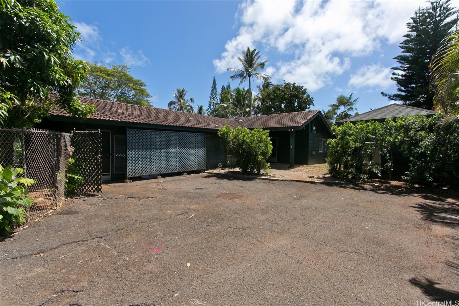 139 Kuulei Road Kailua, HI 96734 - Photo 1 of 1 Workshop Area