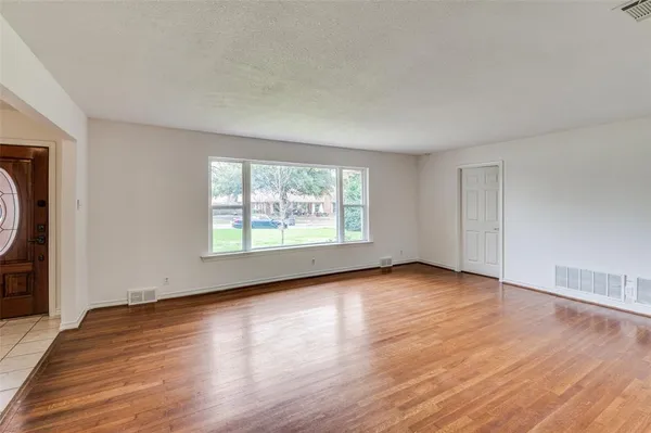 $4,500 | 6815 Azalea Lane, Dallas, TX 75230