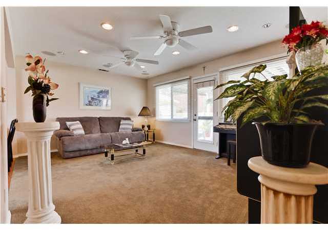 9556 Abbeyfield Road Santee, CA 92071 - Photo 4 of 17 Large Family and Living Room Combo