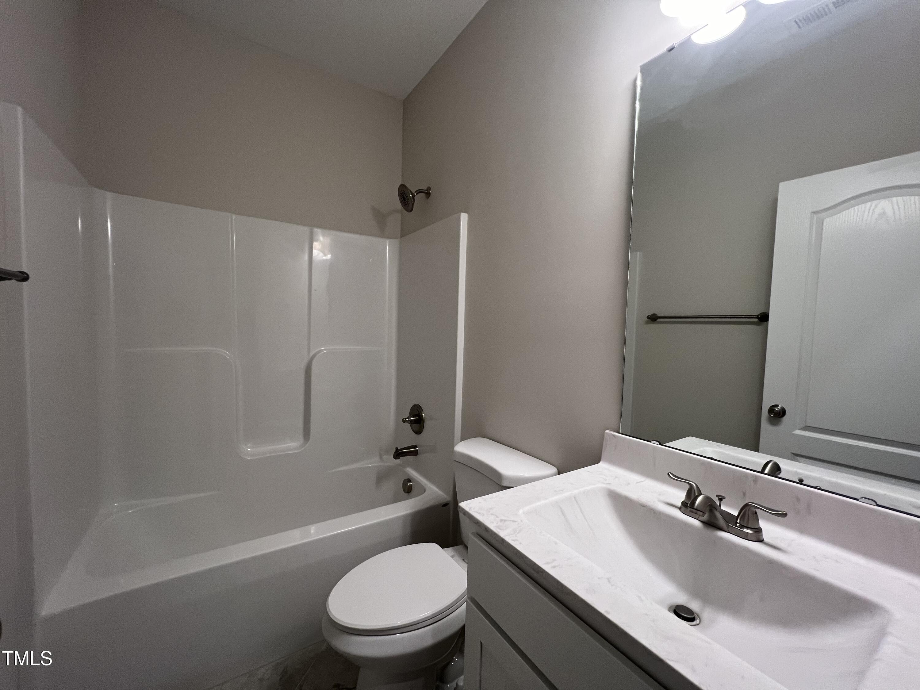 115 Red Rocks Circle Benson, NC 27504 - Photo 19 of 26 Hall Bath