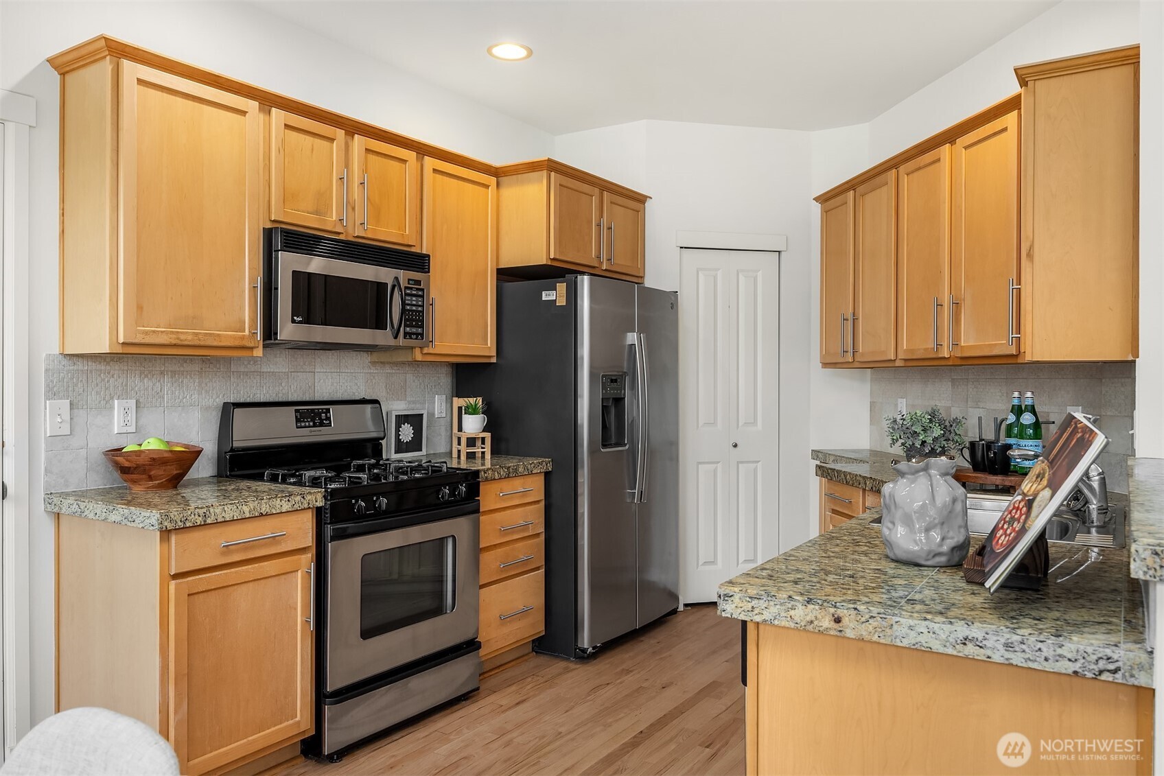 3322 239 Street Southeast Bothell, WA 98021 - Photo 9 of 40 Gallery Image 9