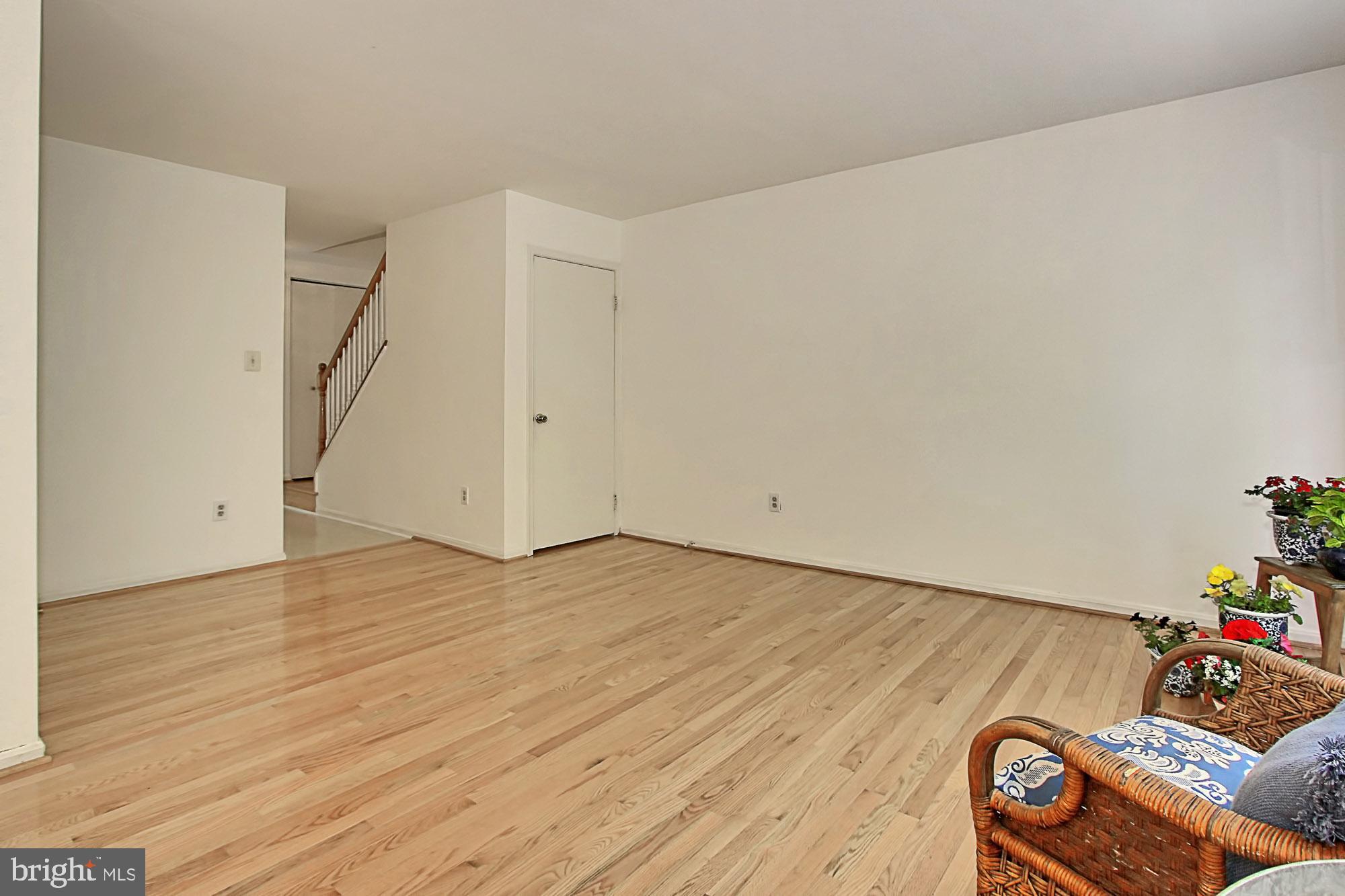 8566 Tyrolean Way Springfield, VA 22153 - Photo 6 of 34