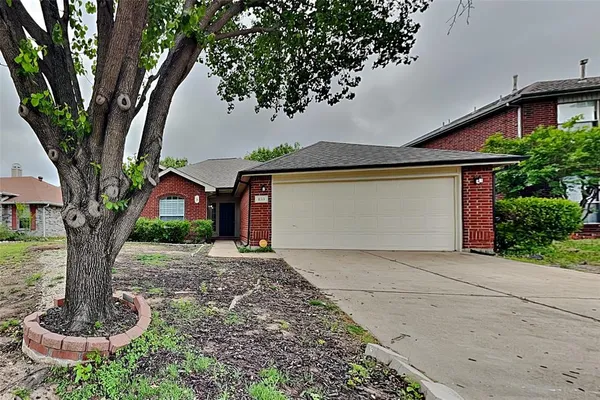$2,195 | 853 Atchison Drive, Saginaw, TX 76131