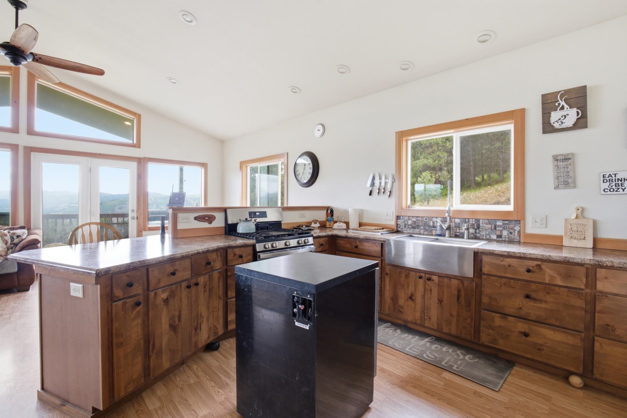 292 Knob Hl E Road Republic, WA 99166 - Photo 5 of 24
