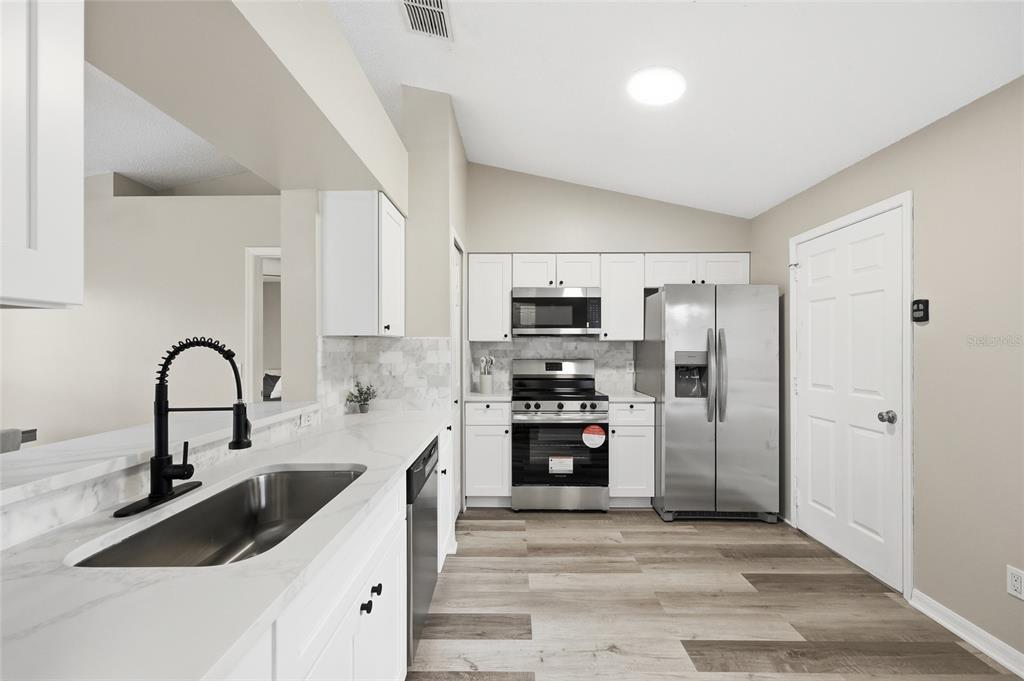 10641 Lake Ralph Drive Clermont, FL 34711 - Photo 10 of 32