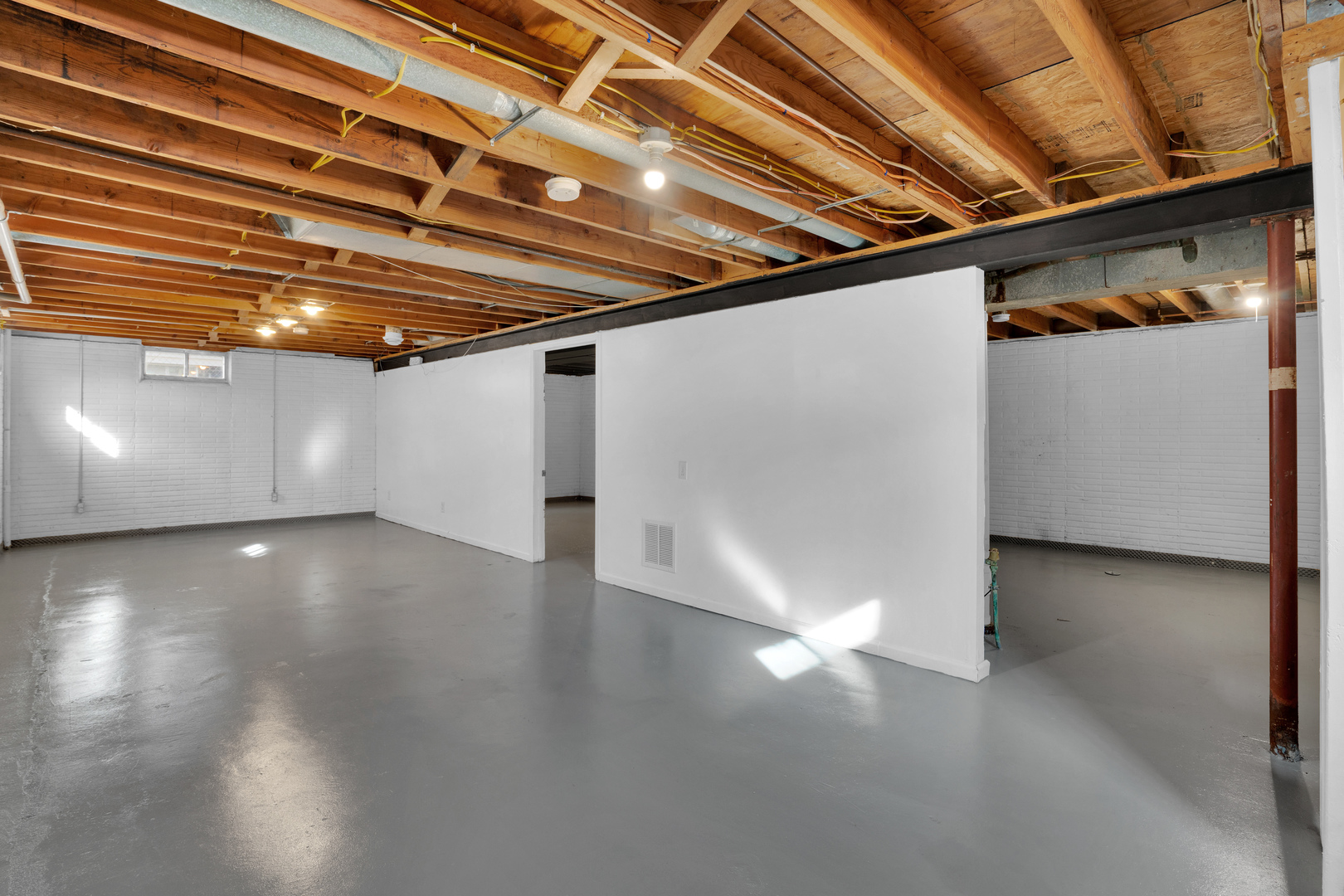 526 29th Avenue West Milan, IL 61264 - Photo 18 of 28 a view of a room with wooden floor and windows