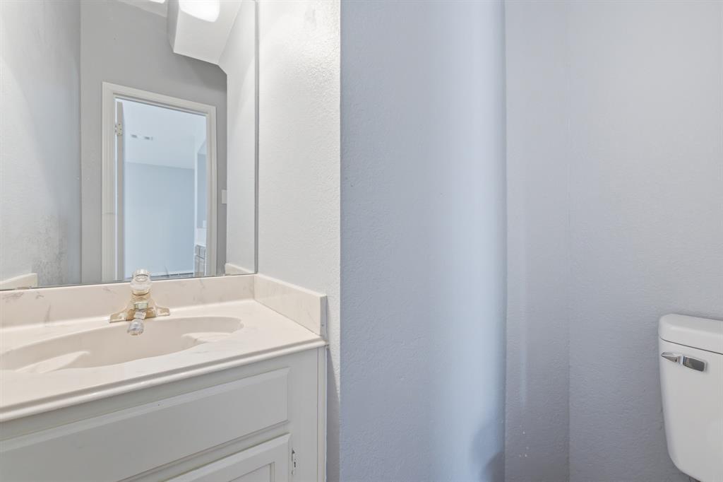 1801 Rolling Ridge Drive Grapevine, TX 76051 - Photo 22 of 37