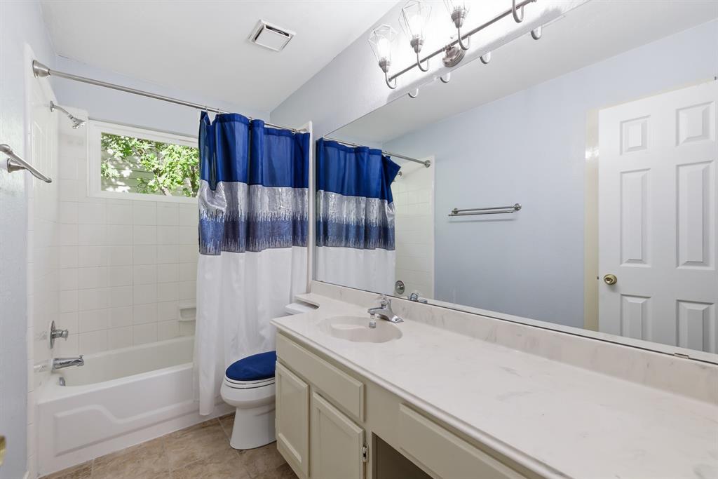 1801 Rolling Ridge Drive Grapevine, TX 76051 - Photo 29 of 37