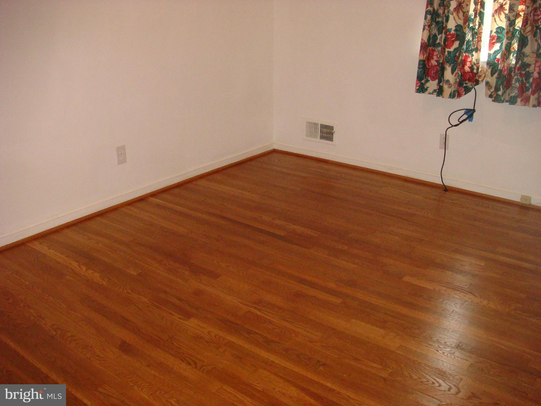 1 Tifton Court Potomac, MD 20854 - Photo 13 of 24 wooden floor in a room