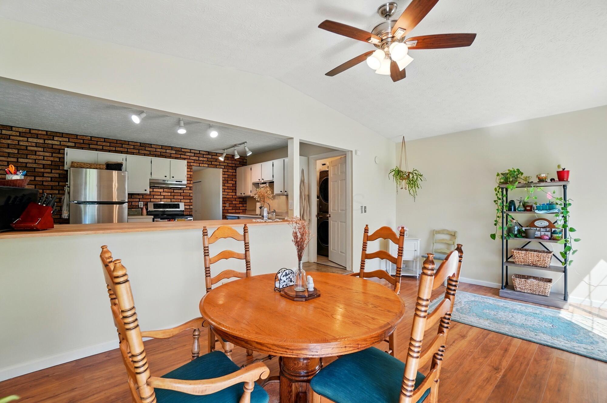 3784 Hendron Road Groveport, OH 43125 - Photo 17 of 40 021