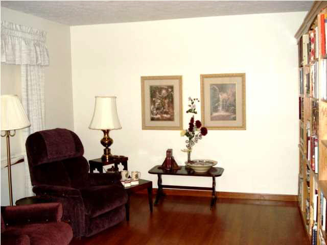 3266 West Martin Road Newburgh, IN 47630 - Photo 4 of 30 Gallery Image 4