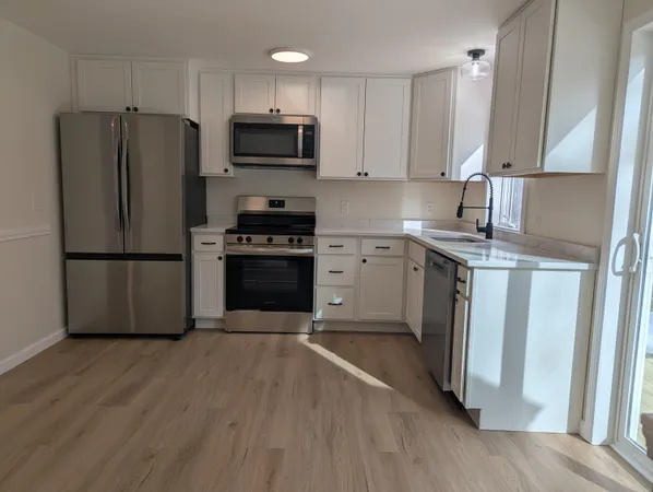 $350,000 | 10 Everett Court, Unit 10, Westbrook, ME 04092