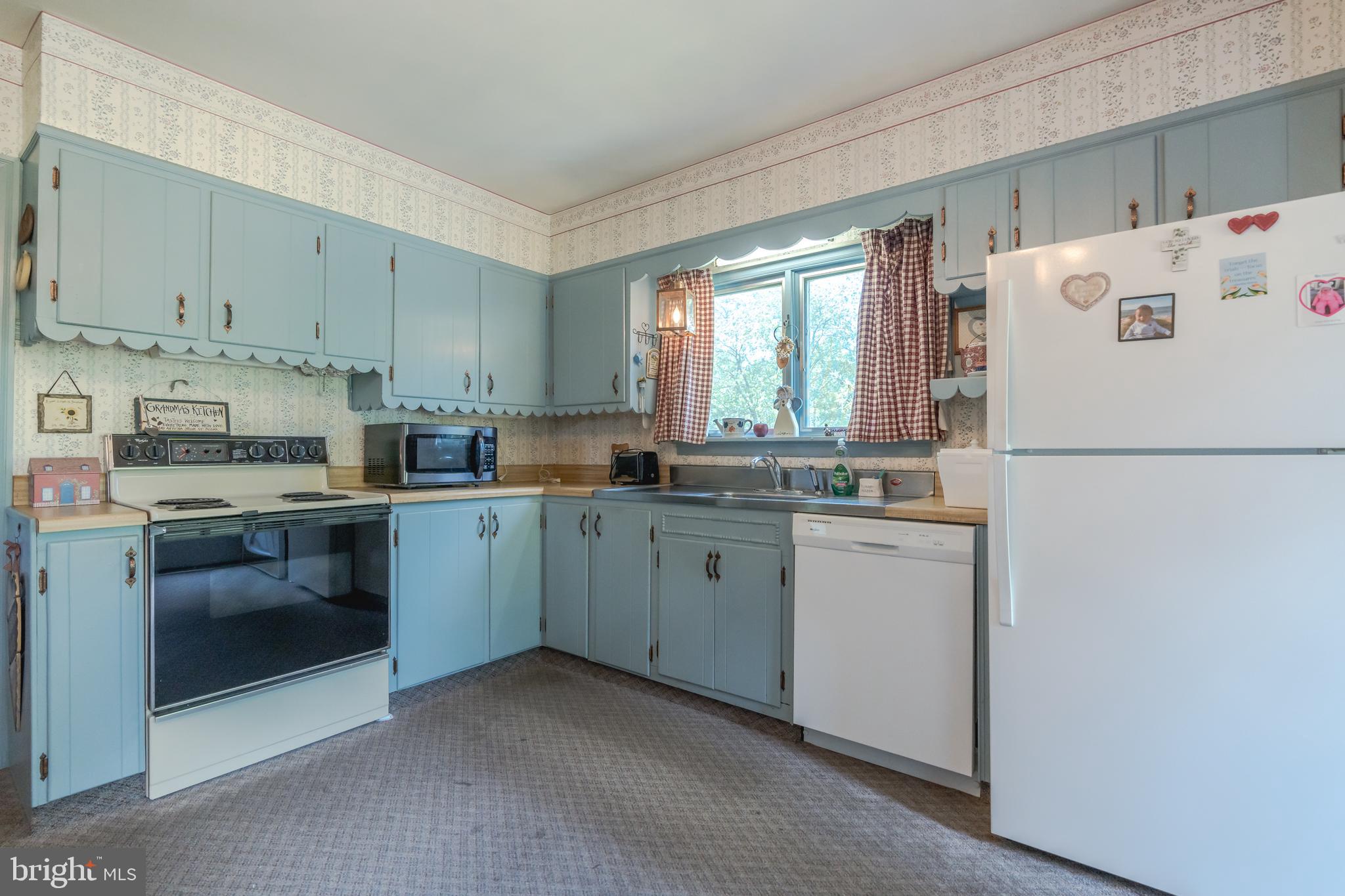 3965 Quakake Road Weatherly, PA 18255 - Photo 14 of 47 Eat in Kitchen