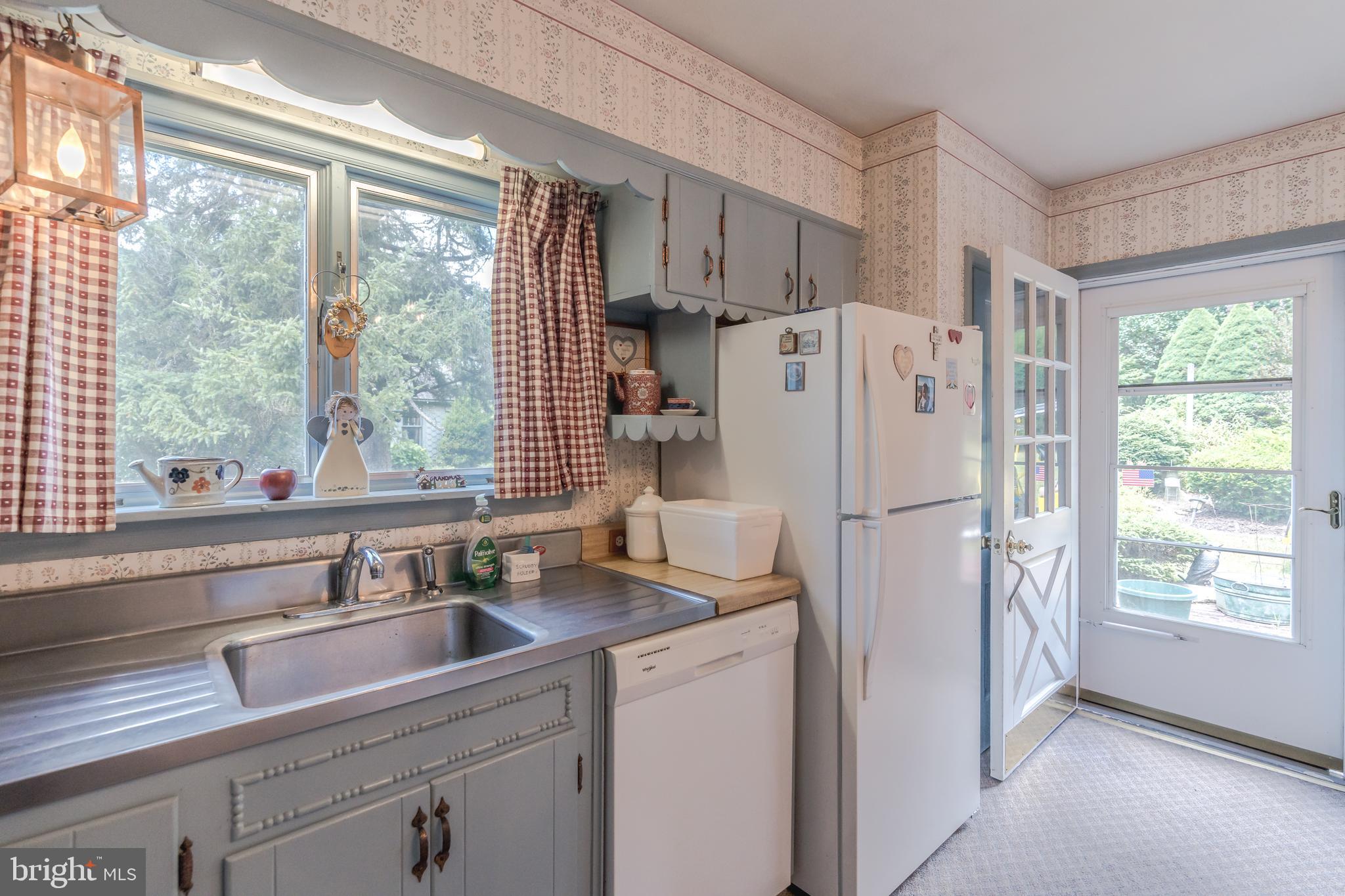3965 Quakake Road Weatherly, PA 18255 - Photo 15 of 47 Eat in Kitchen
