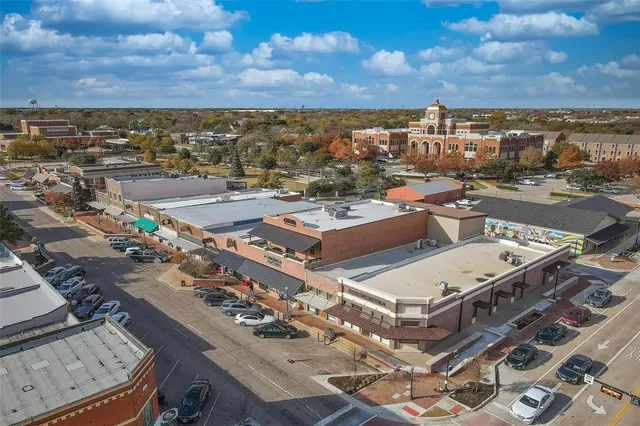 $2,900 | 313 North Mill Street, Lewisville, TX 75057