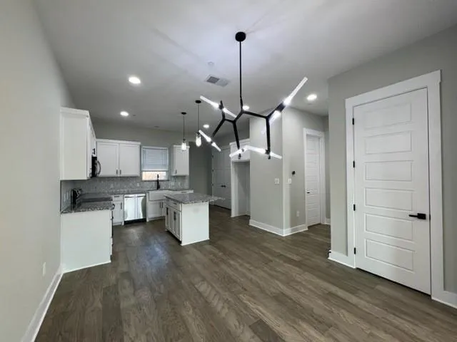 $2,900 | 313 North Mill Street, Lewisville, TX 75057