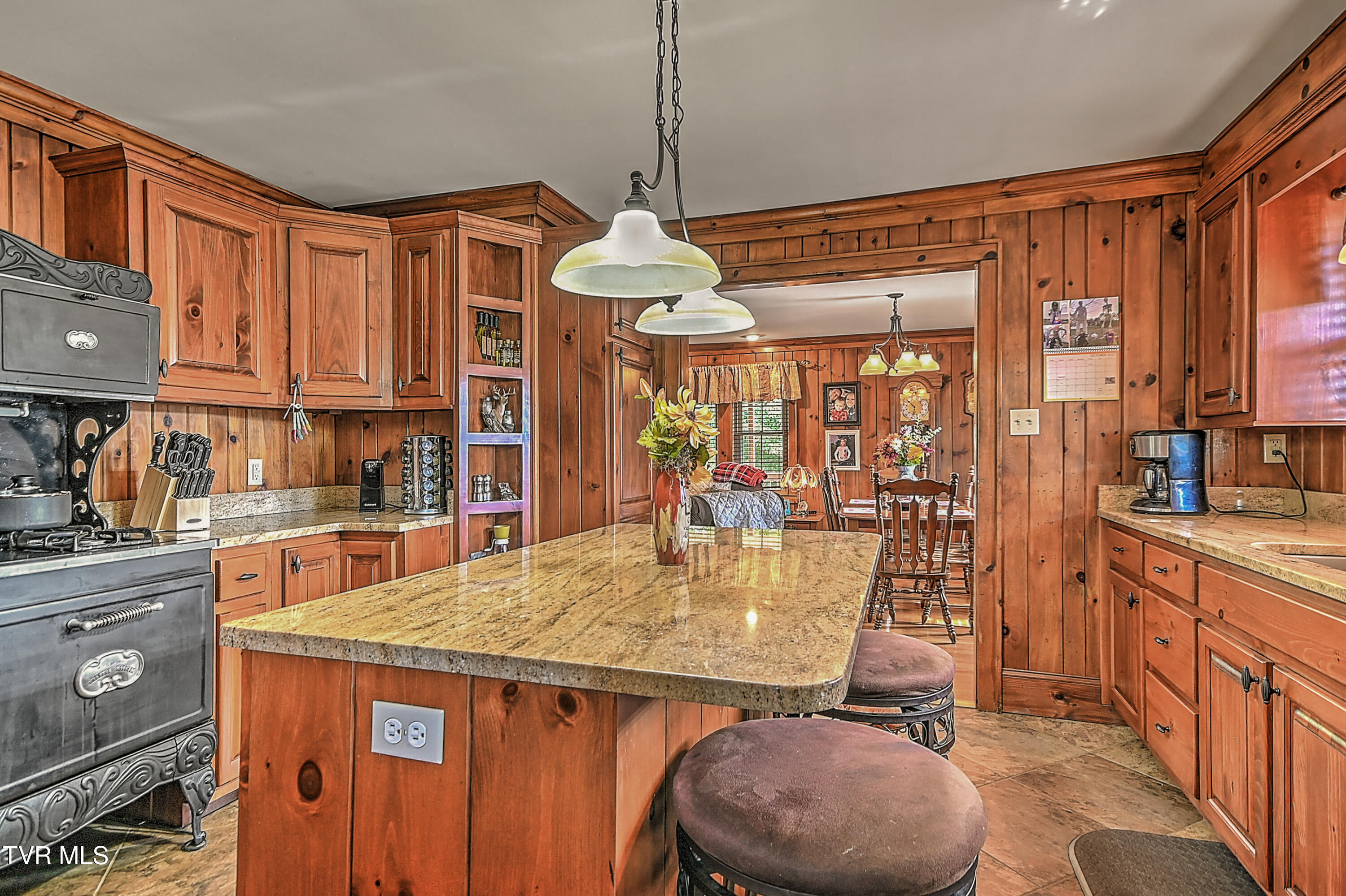 700 Park Street Bristol, VA 24201 - Photo 14 of 45 700 Park St DB-11