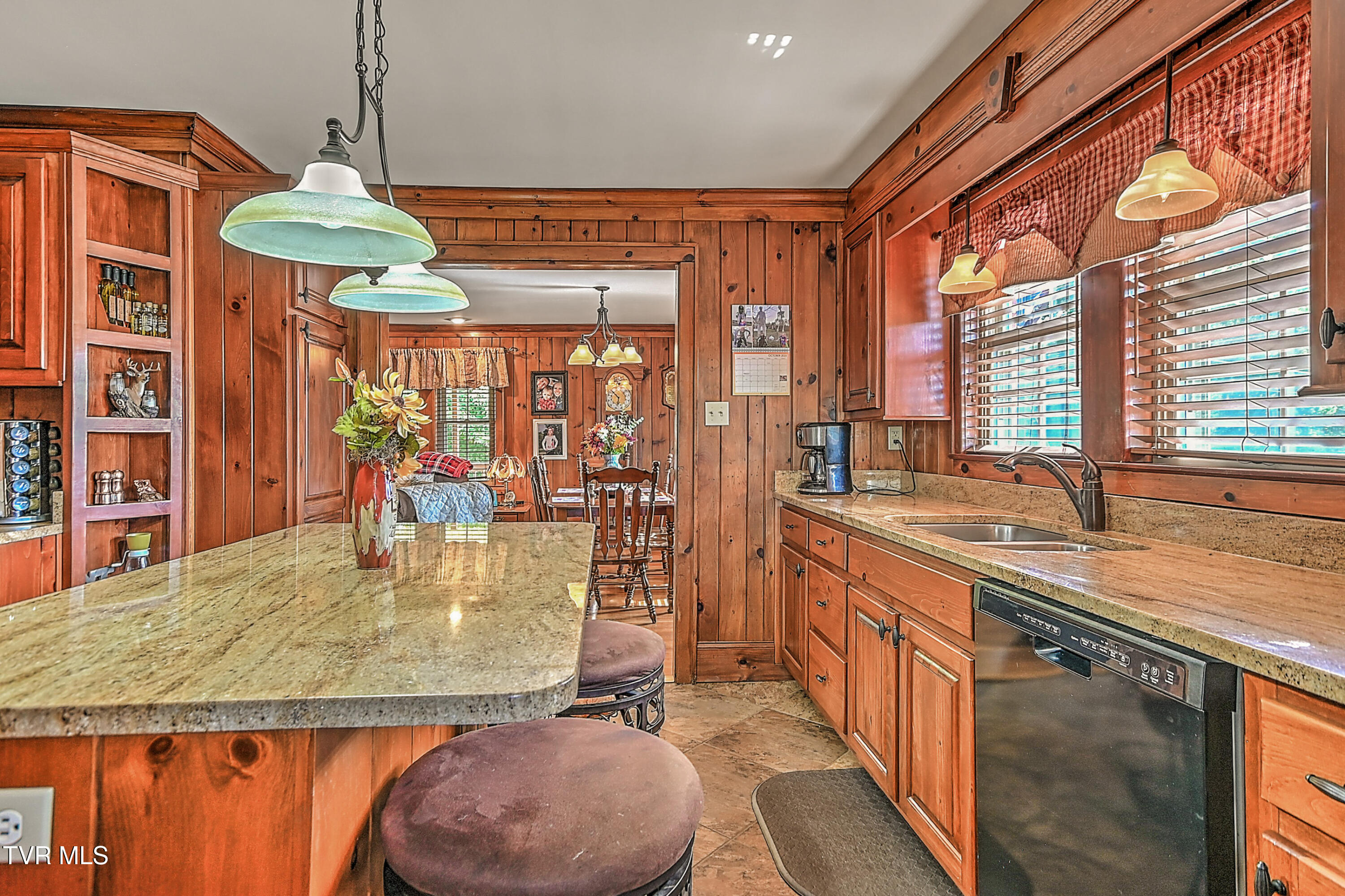 700 Park Street Bristol, VA 24201 - Photo 15 of 45 700 Park St DB-12