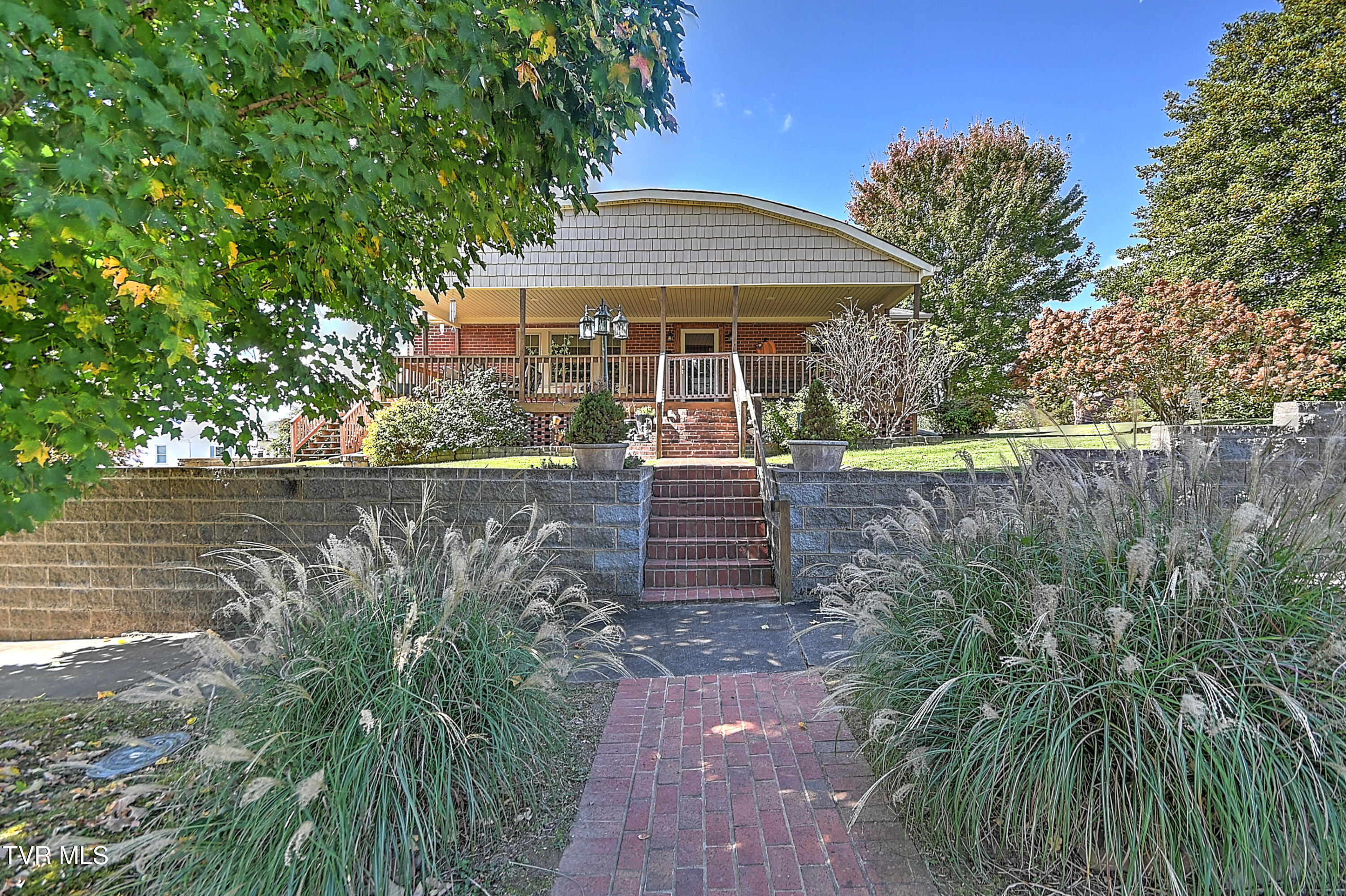 700 Park Street Bristol, VA 24201 - Photo 2 of 45 700 Park St_-5