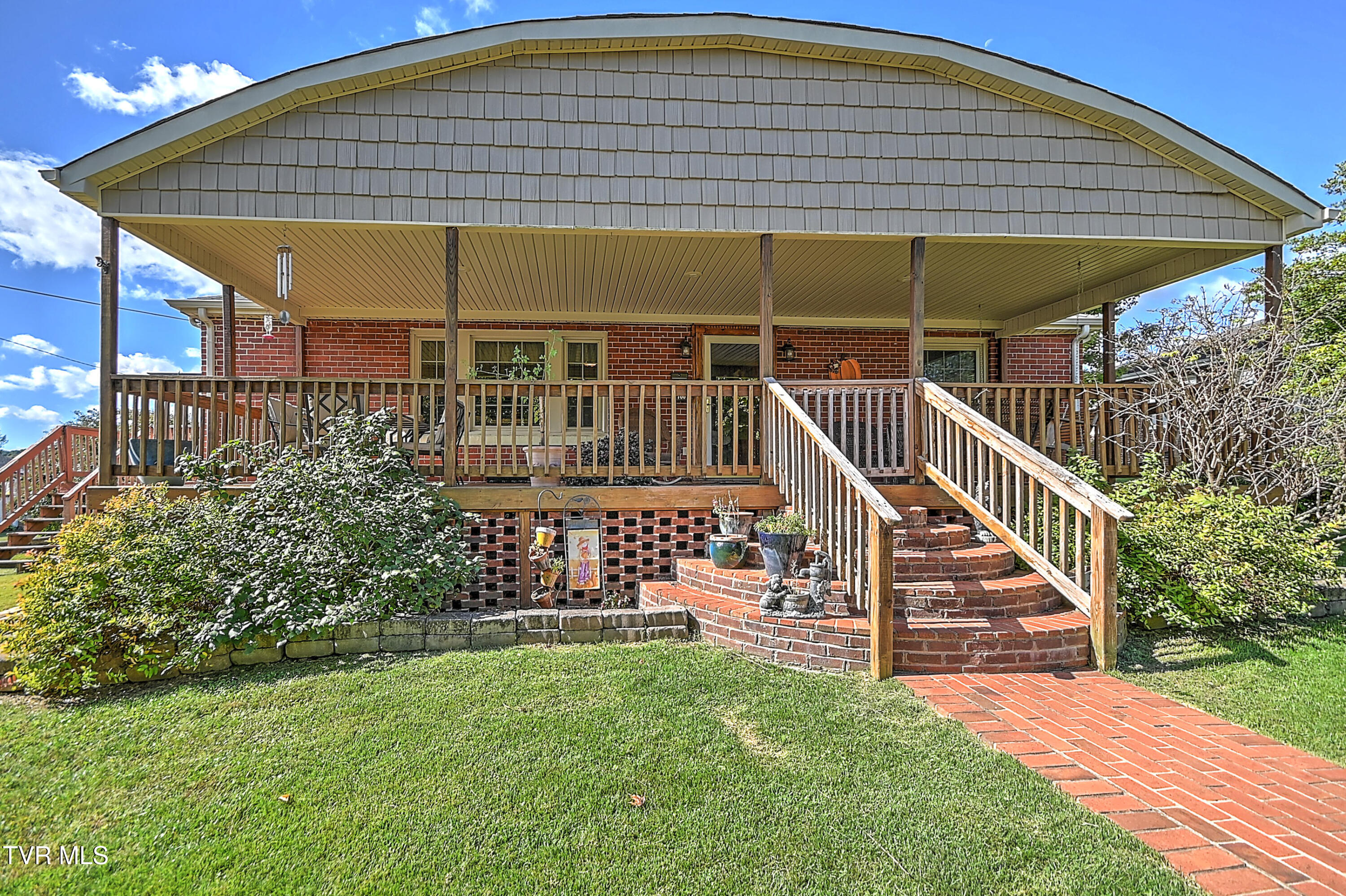 700 Park Street Bristol, VA 24201 - Photo 4 of 45 700 Park St_-3