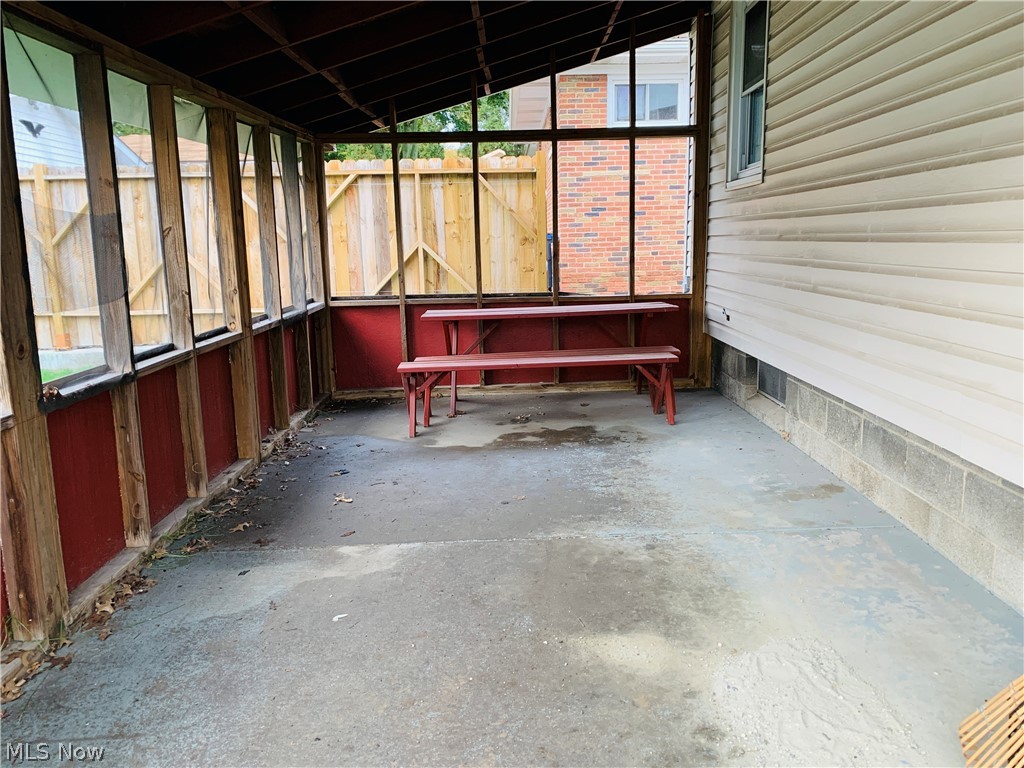 560 Lansing Road Akron, OH 44312 - Photo 5 of 22