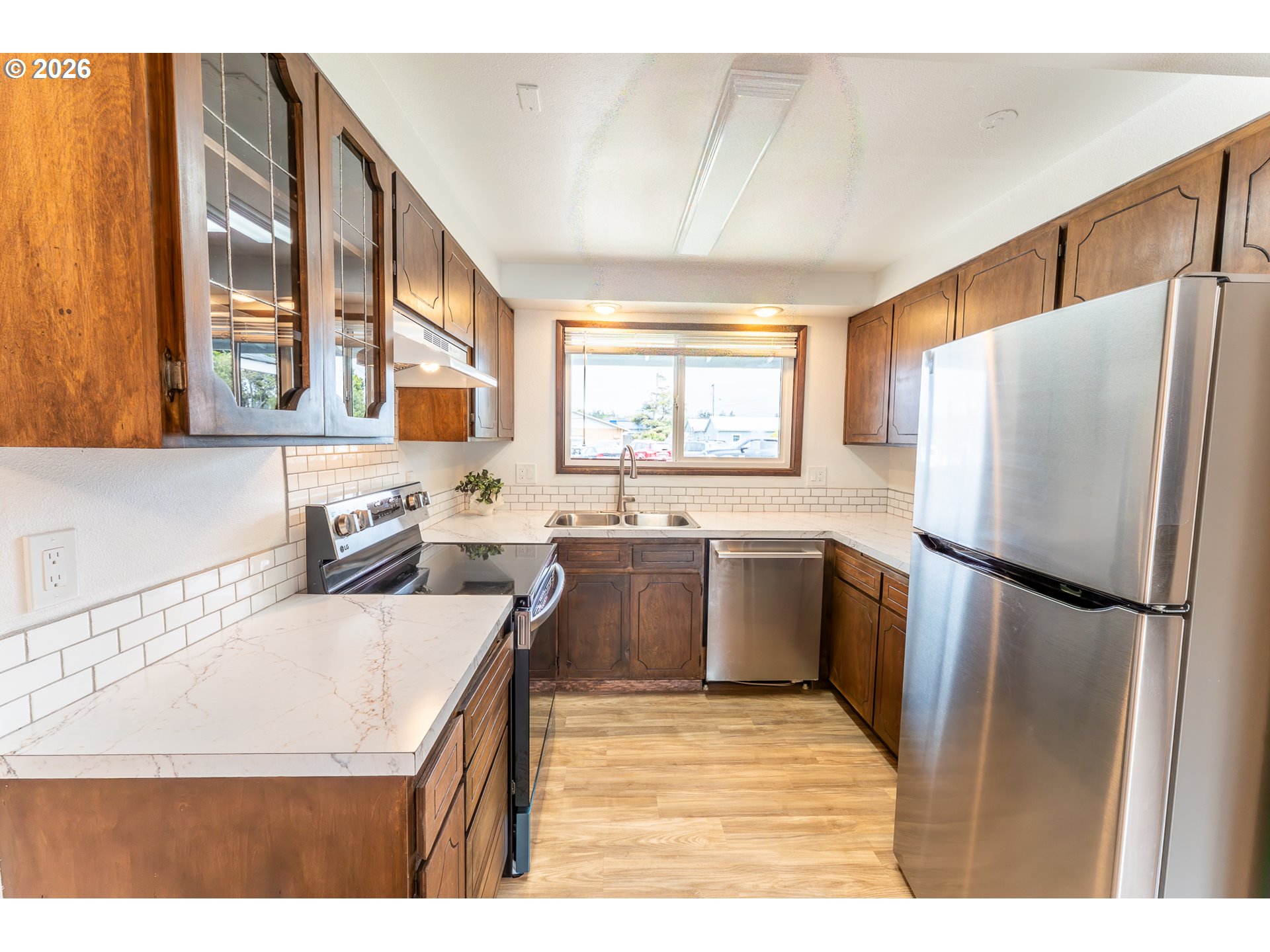 2025 Pine Street Florence, OR 97439 - Photo 9 of 29 Kitchen