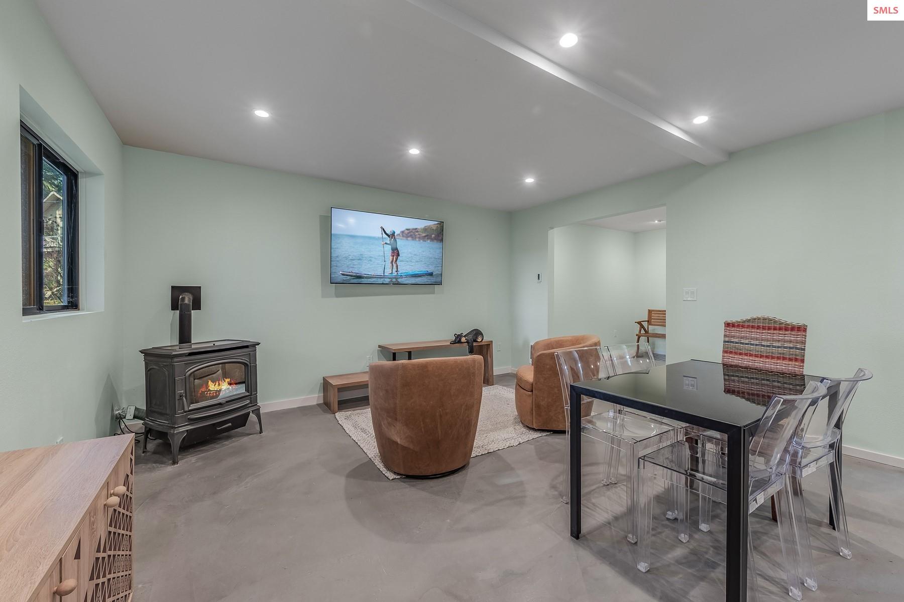 18352 South Crossbill Road Coeur D'Alene, ID 83814 - Photo 19 of 27 Great area for guests or separate space for a rental.